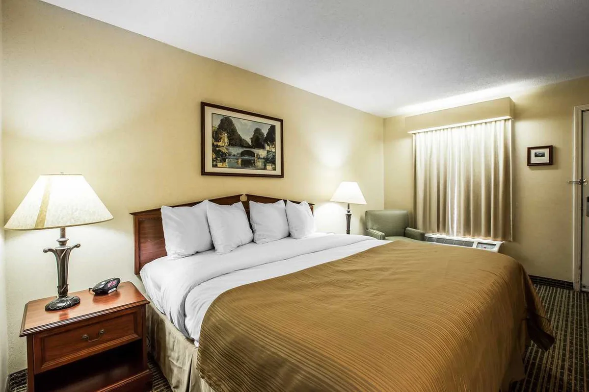 Quality Inn Bessemer I-20 exit 108 — 5