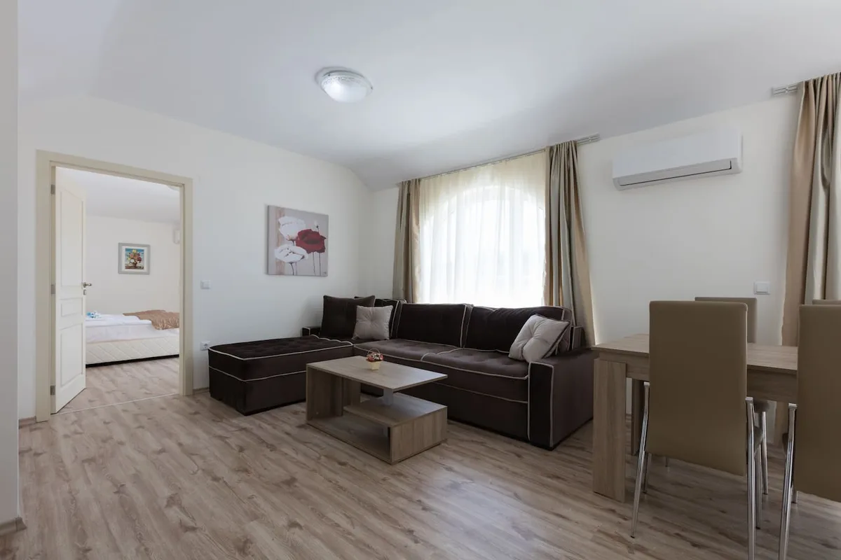 Zevs Residence — 2