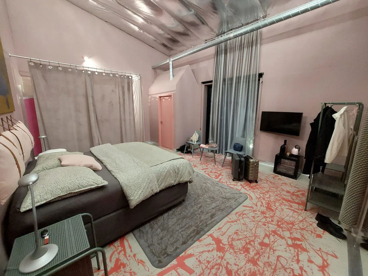Hotel 49 — 3