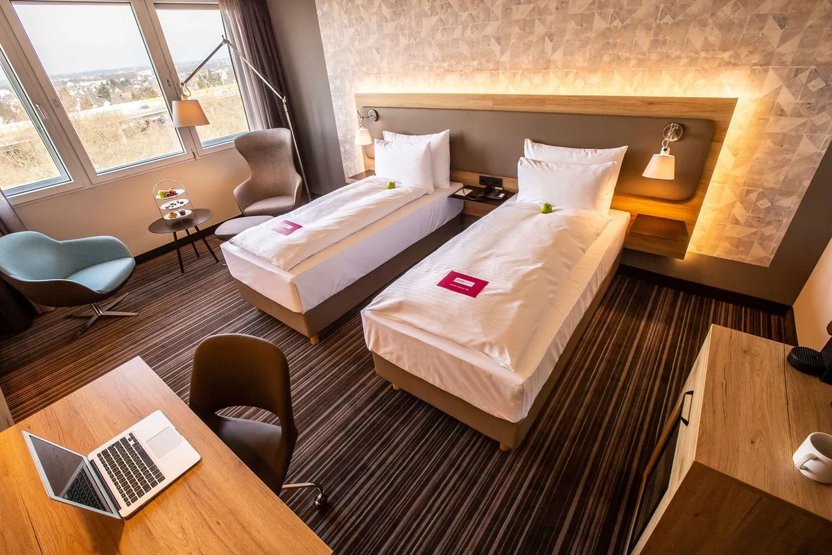 Leoso Hotel Leverkusen — 3