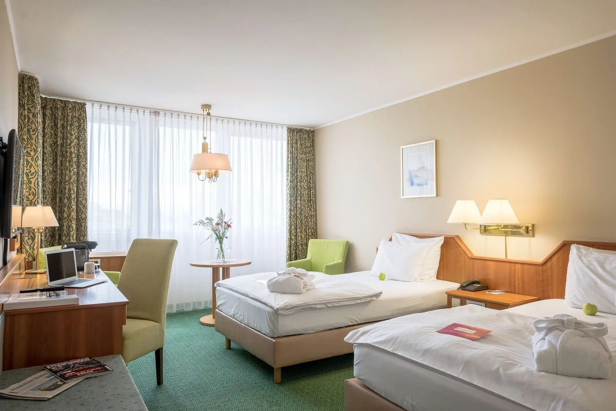 Leoso Hotel Leverkusen — 4