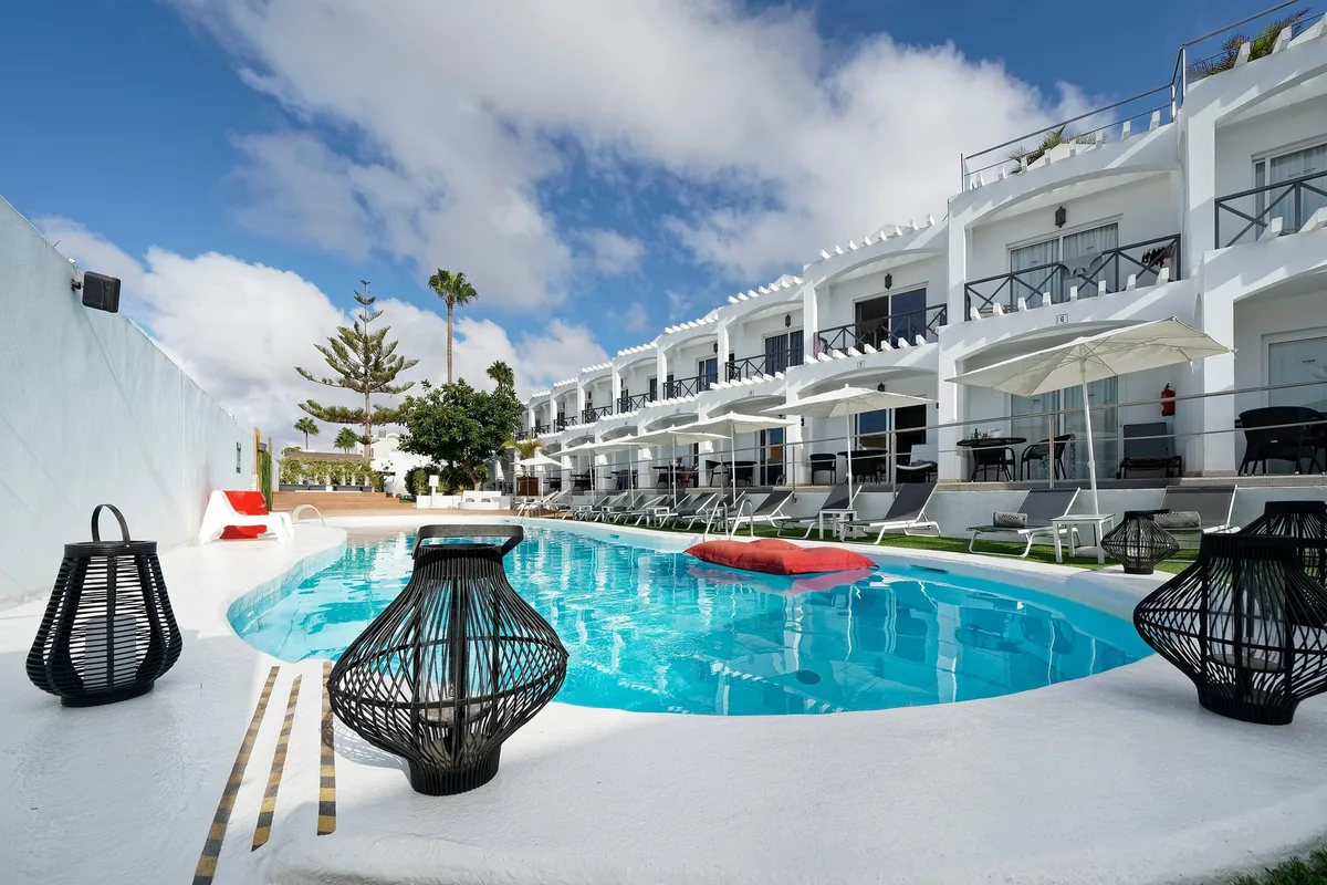 Vista Bonita LGTBI Resort