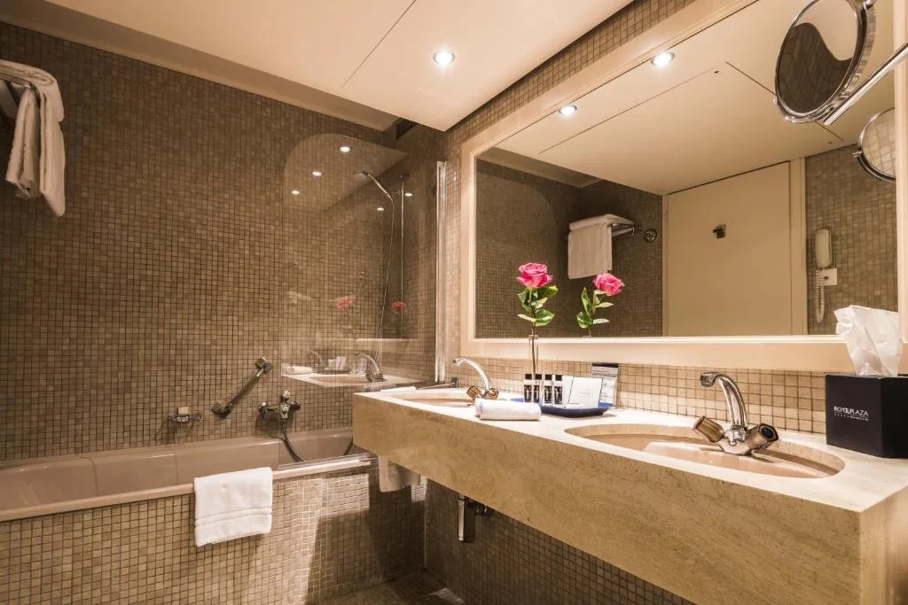 Royal Plaza Montreux — 3