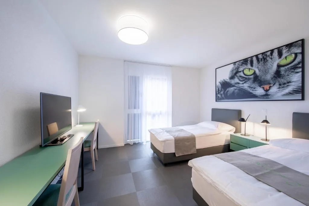 "The Freddie Mercury" Hotel — 2