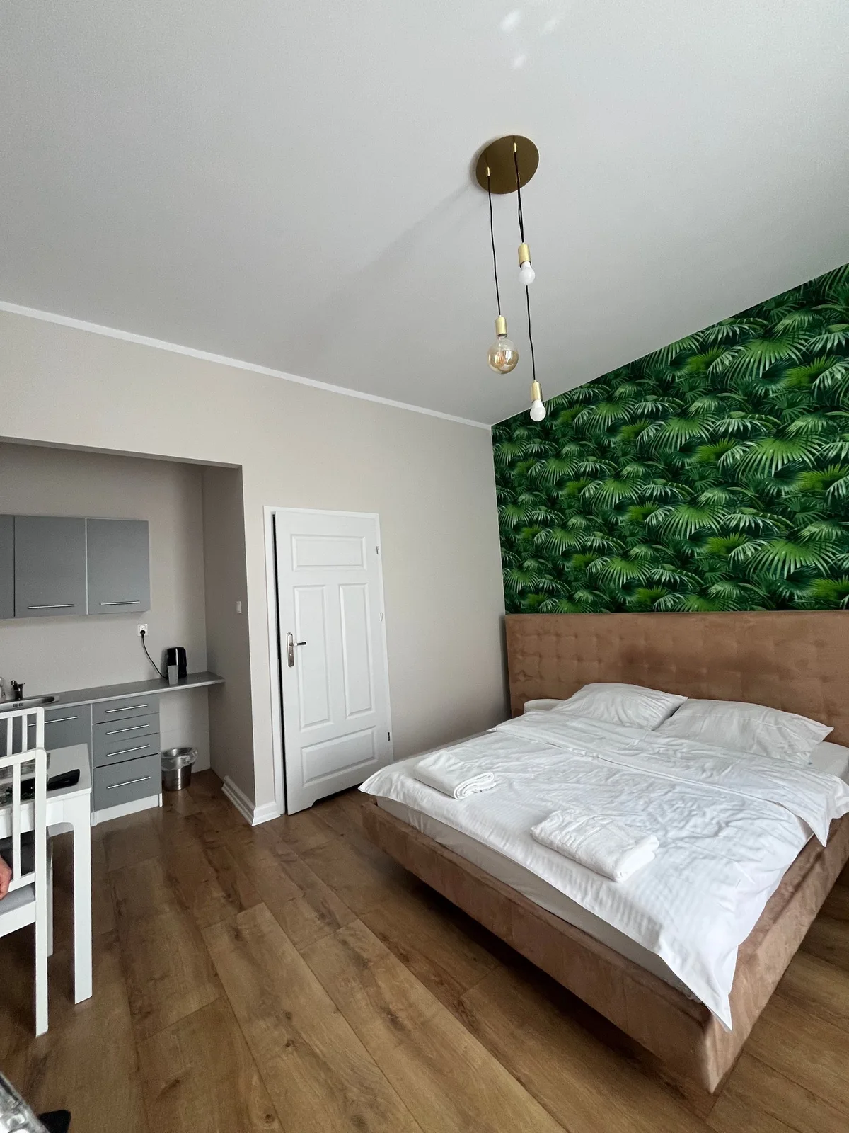 CRACOW BB — 4
