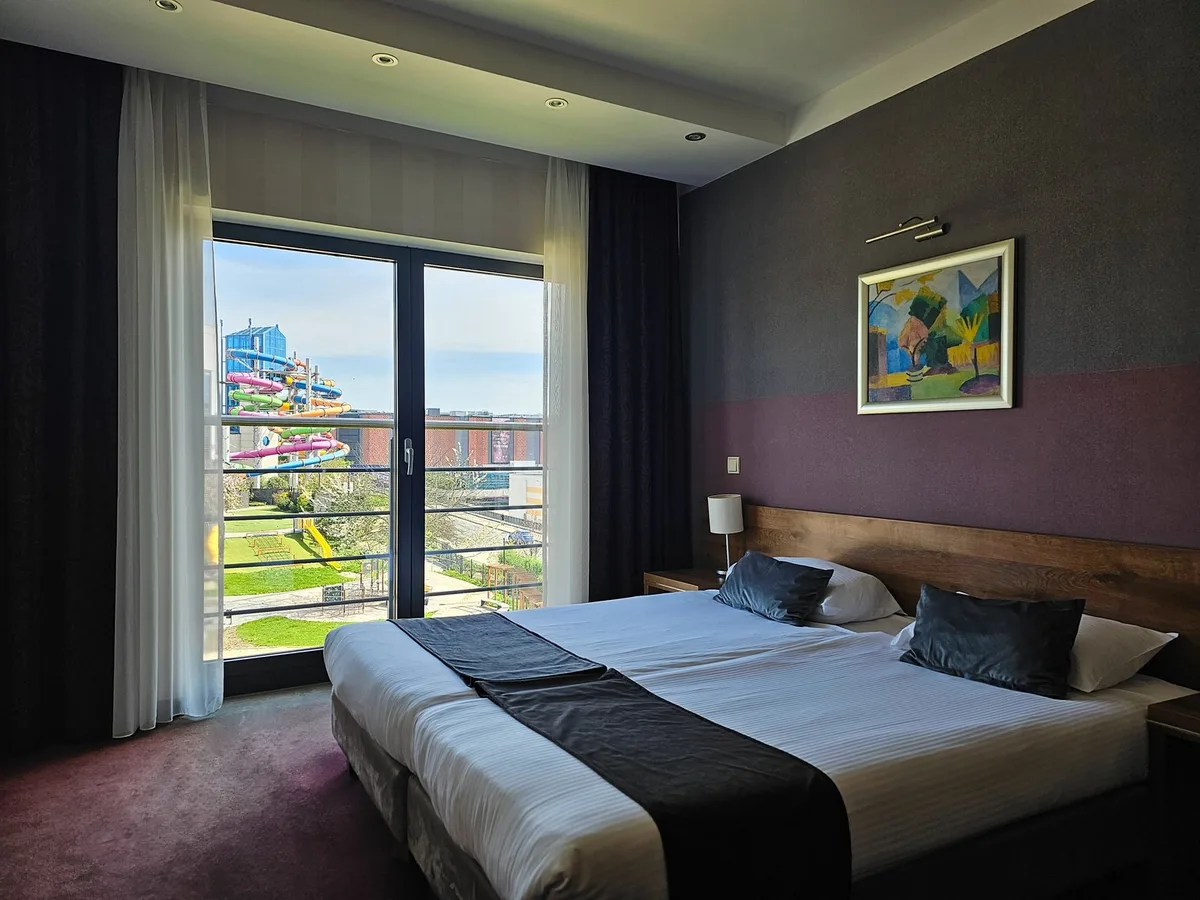 Hotel Swing — 2