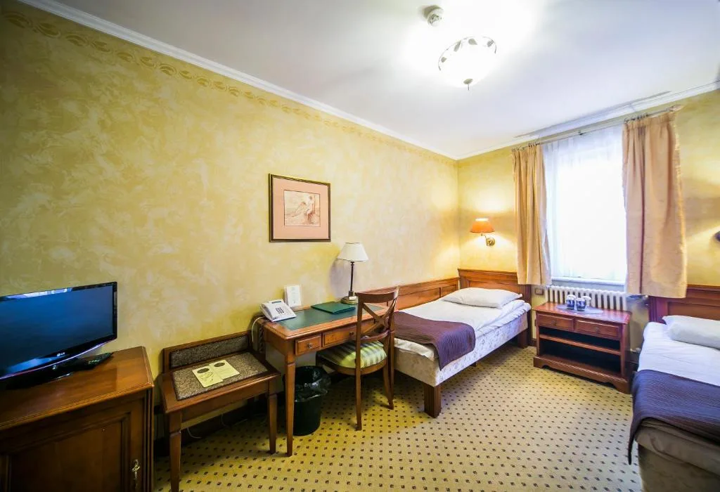Hotel Opera — 3