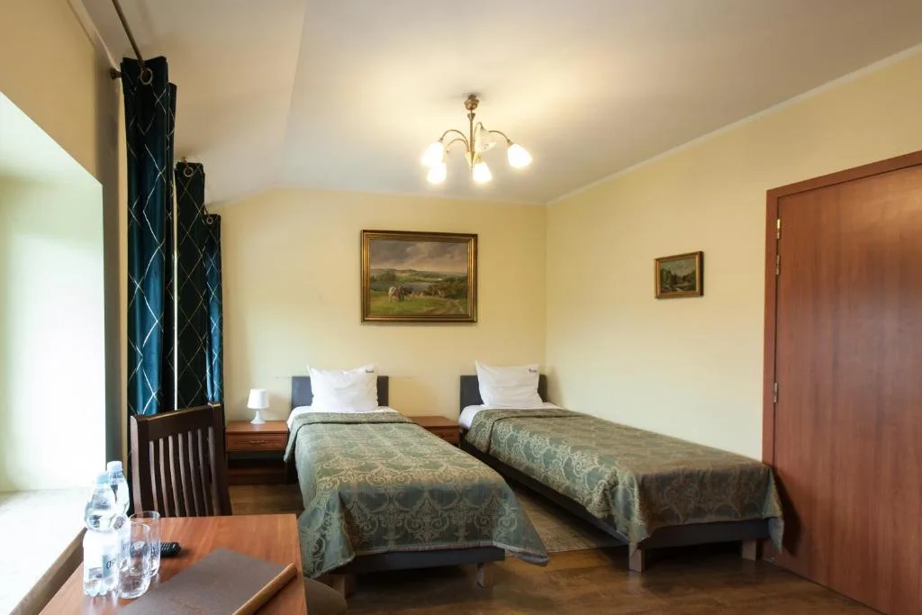 HOTEL I RESTAURACJA BROCHÓW — 2
