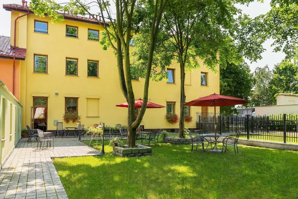 HOTEL I RESTAURACJA BROCHÓW — 5