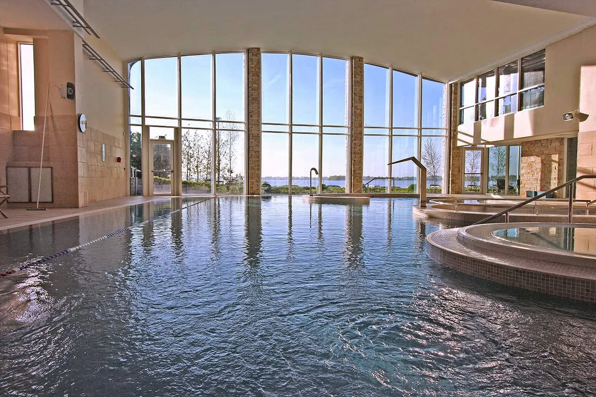 Hodson Bay Hotel — 2