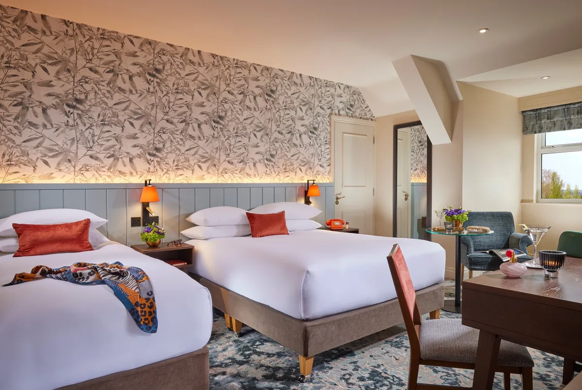 Hodson Bay Hotel — 3