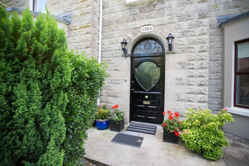 Riverdale House B&B — 2