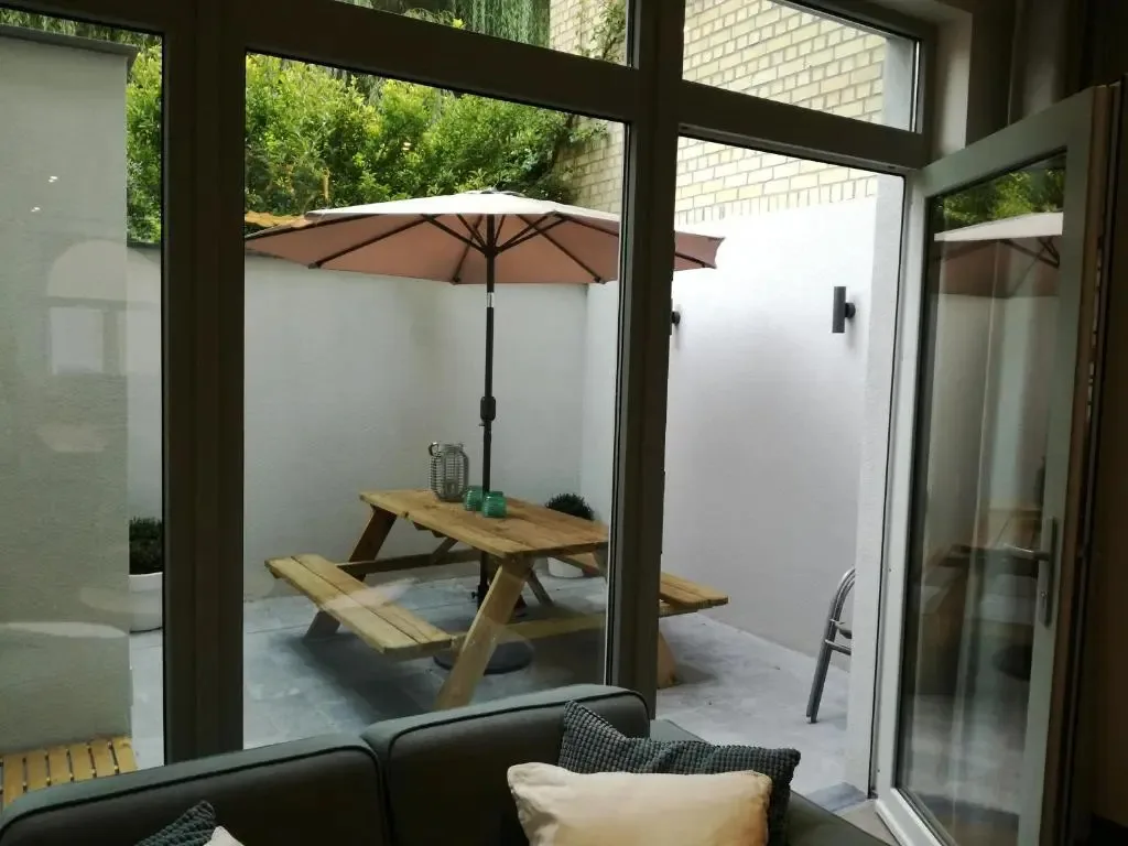 The Front Door N°12