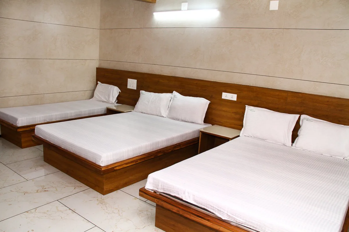 Hotel Woodland Residency