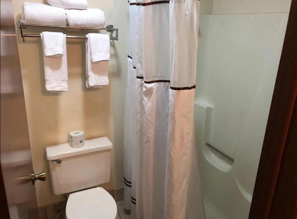 Harbor Winds Hotel — 3