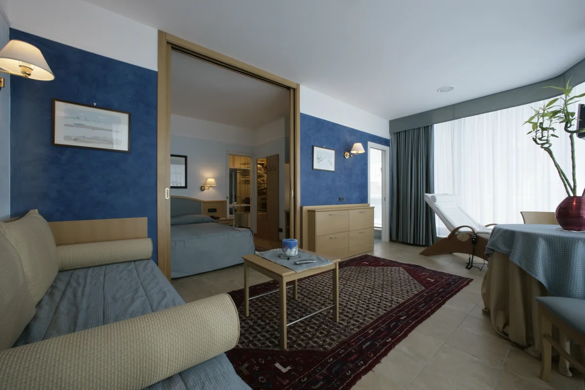Hotel Universo — 3