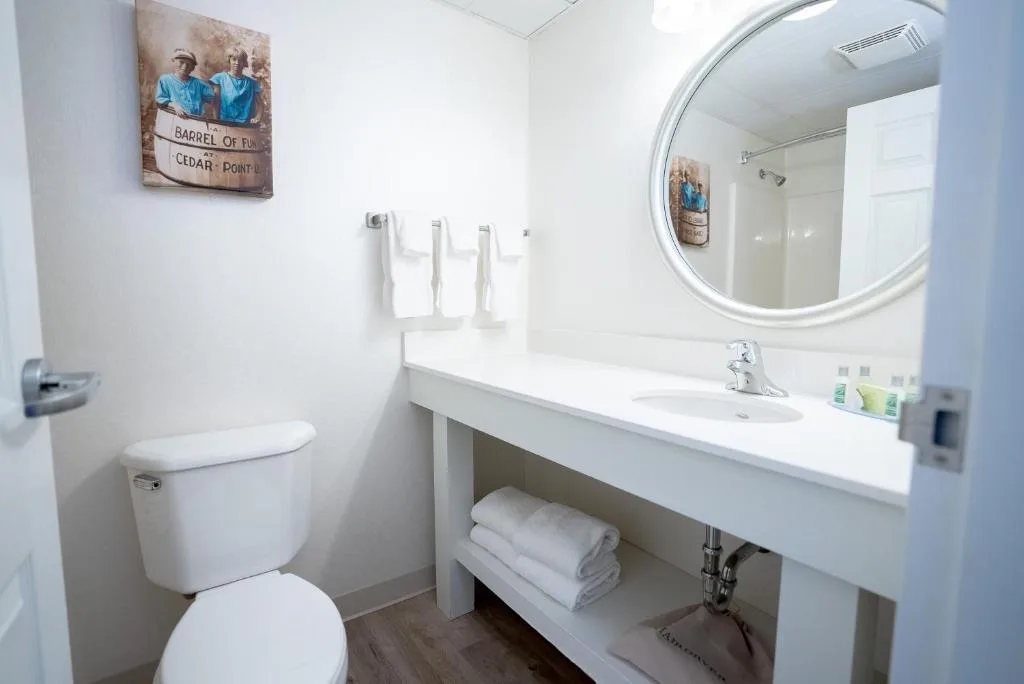 Cedar Point Hotel Breakers — 3