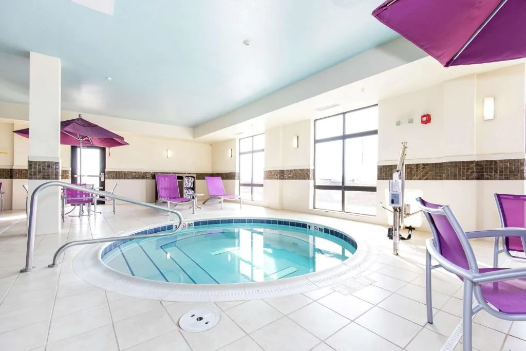 Hampton Inn and Suites Sandusky/Milan — 4
