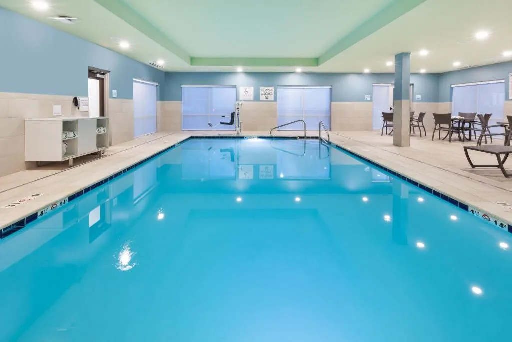 Holiday Inn Express & Suites - Milan - Sandusky Area by IHG — 4