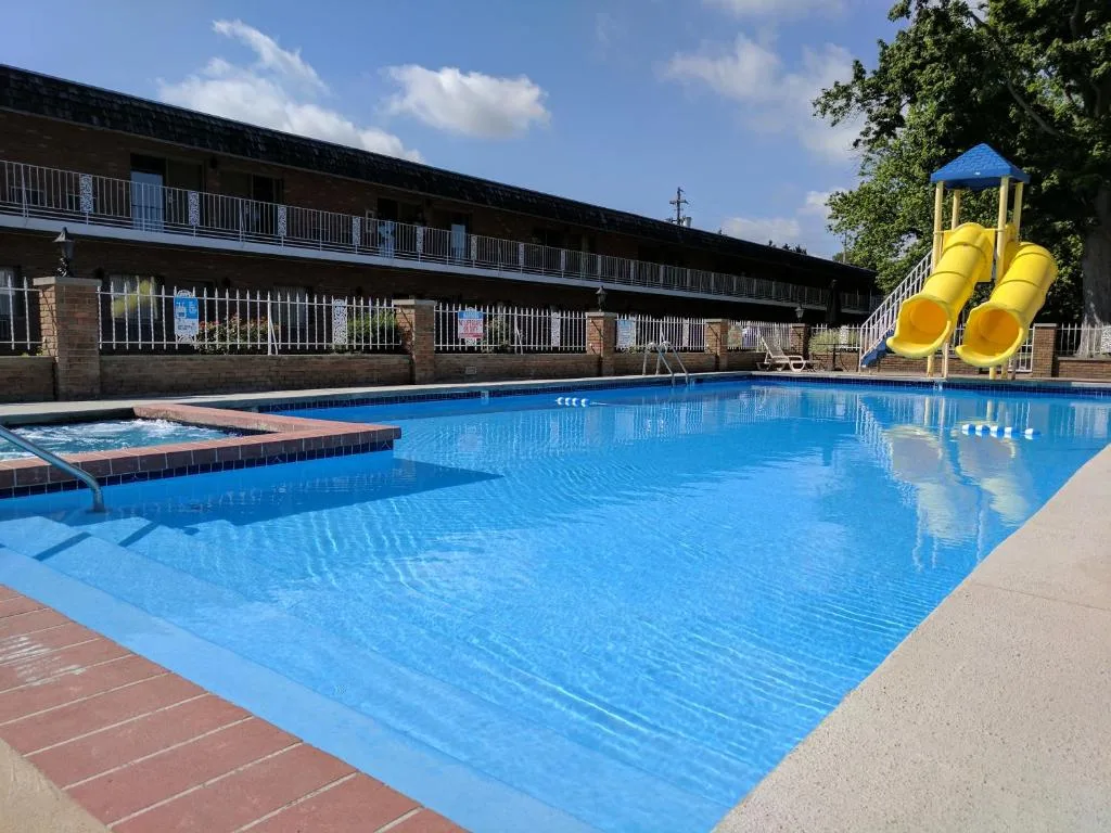 South Shore Inn