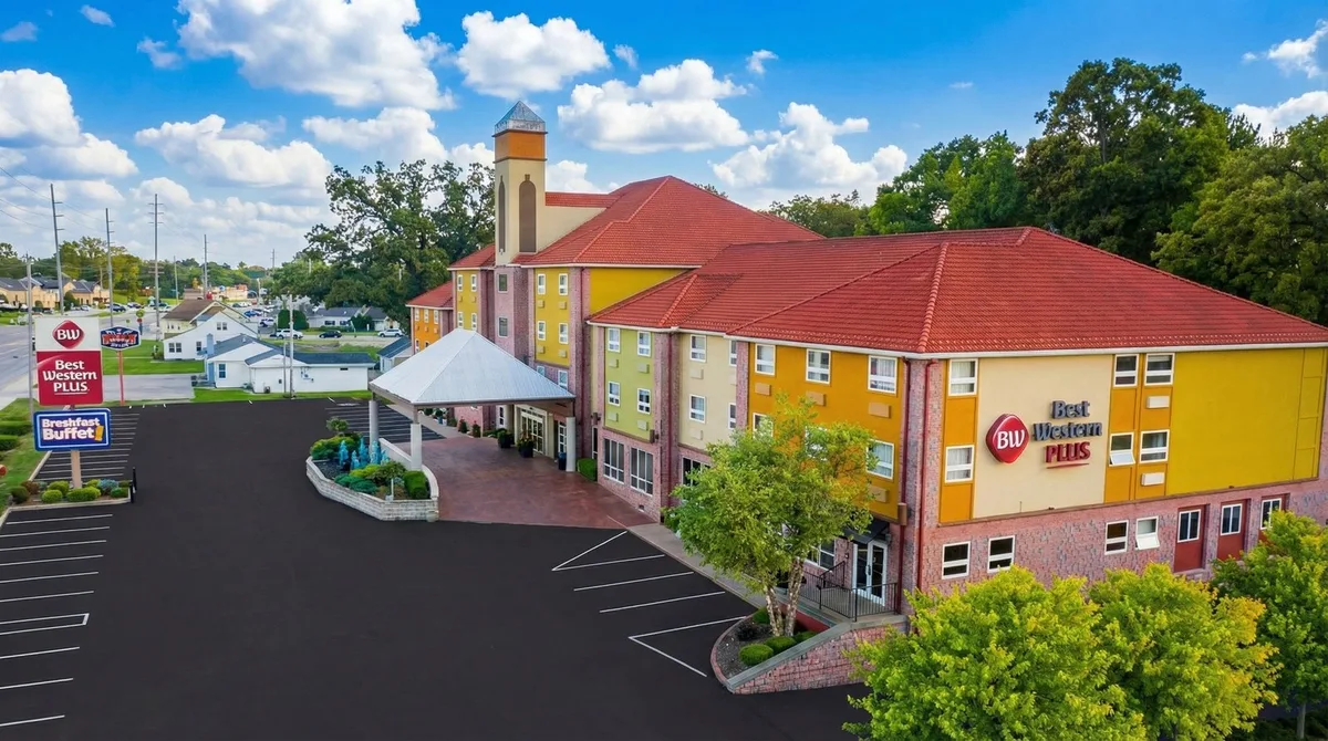 Best Western Plus Sandusky Hotel & Suites — 3