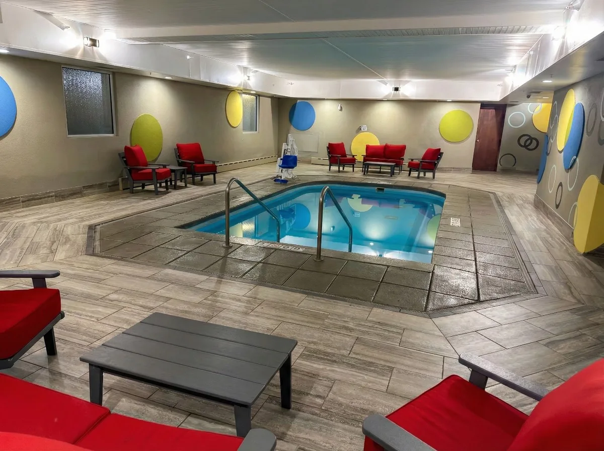 Best Western Plus Sandusky Hotel & Suites — 4