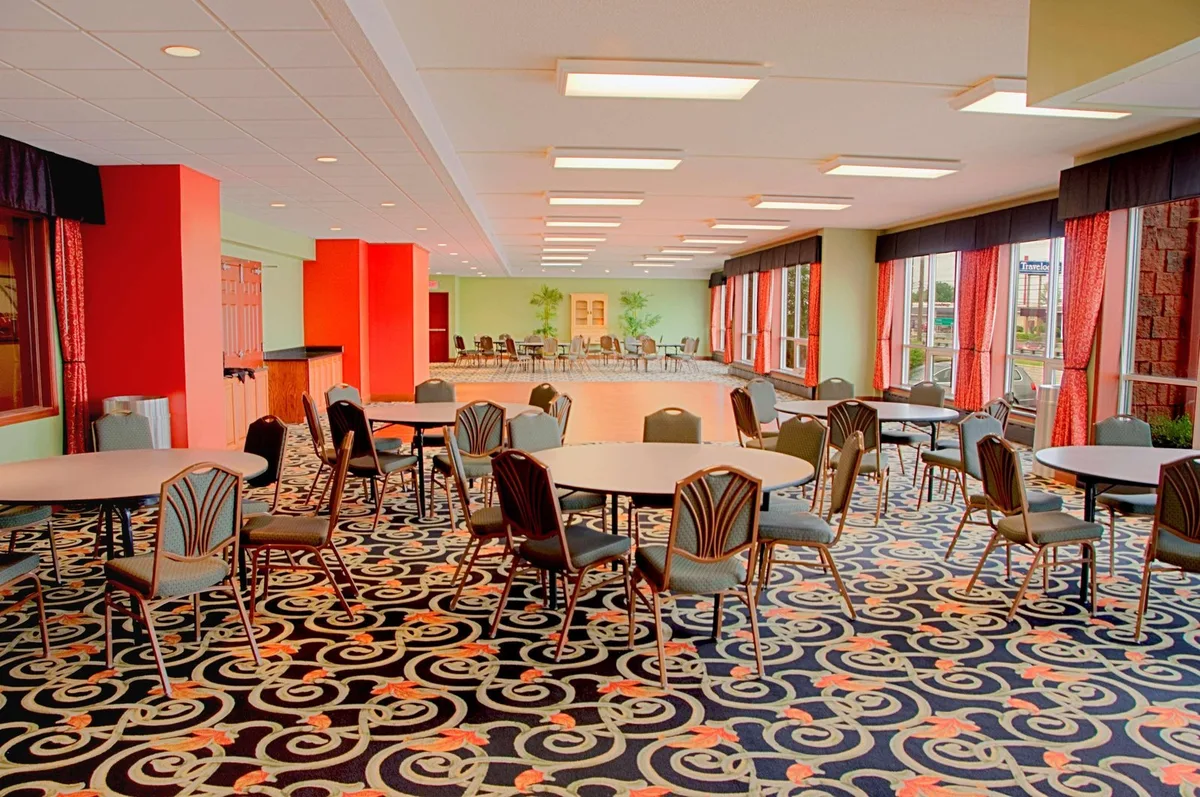Best Western Plus Sandusky Hotel & Suites — 5