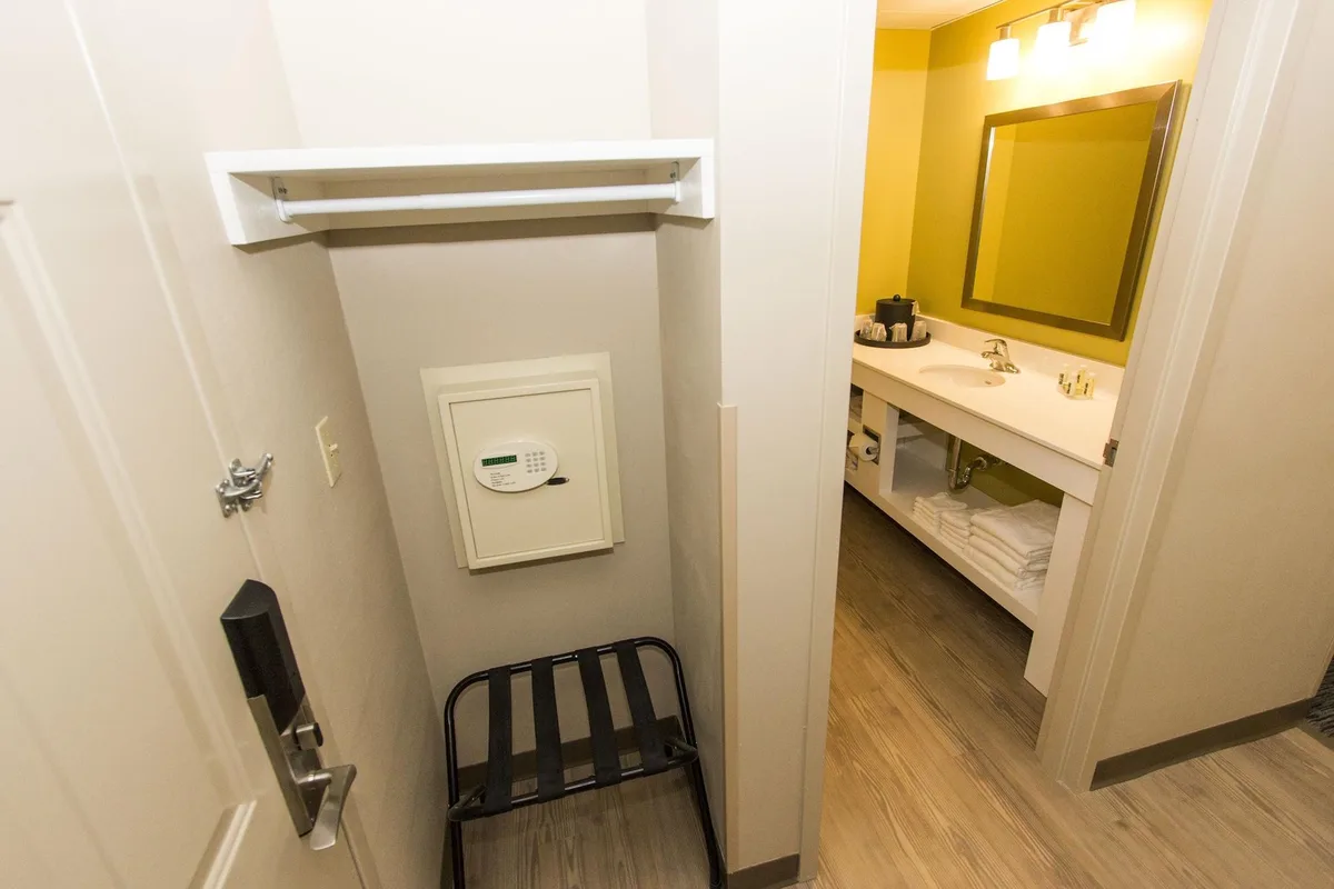 Cedar Point's Express Hotel — 5