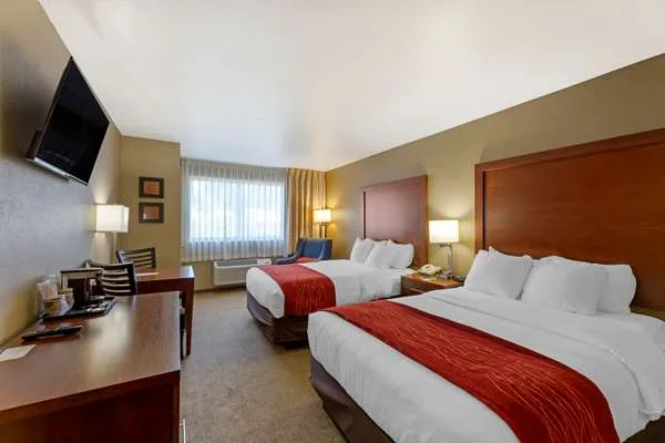 Comfort Inn River's Edge — 3