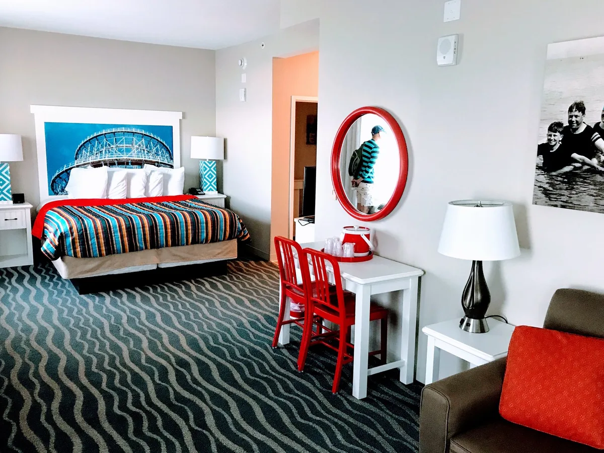 Hotel Breakers — 5