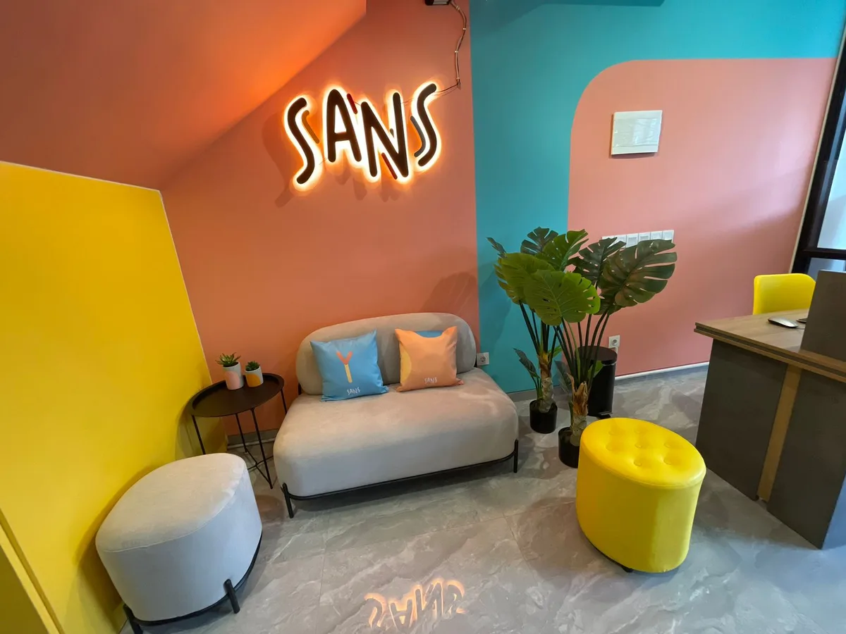 Sans Hotel Clover Ace Surabaya