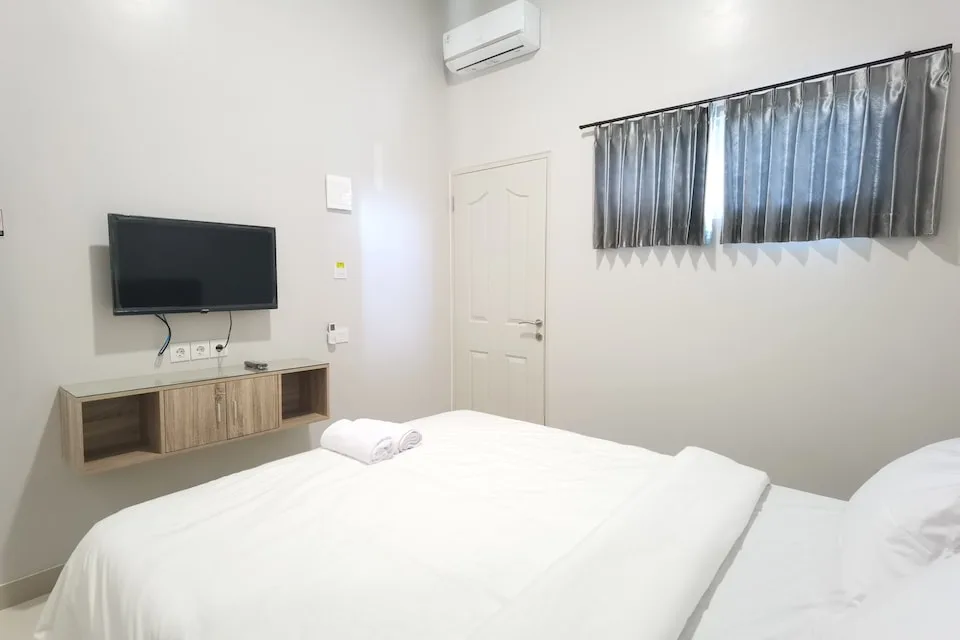 Sans Stay Olive Tree Surabaya — 2