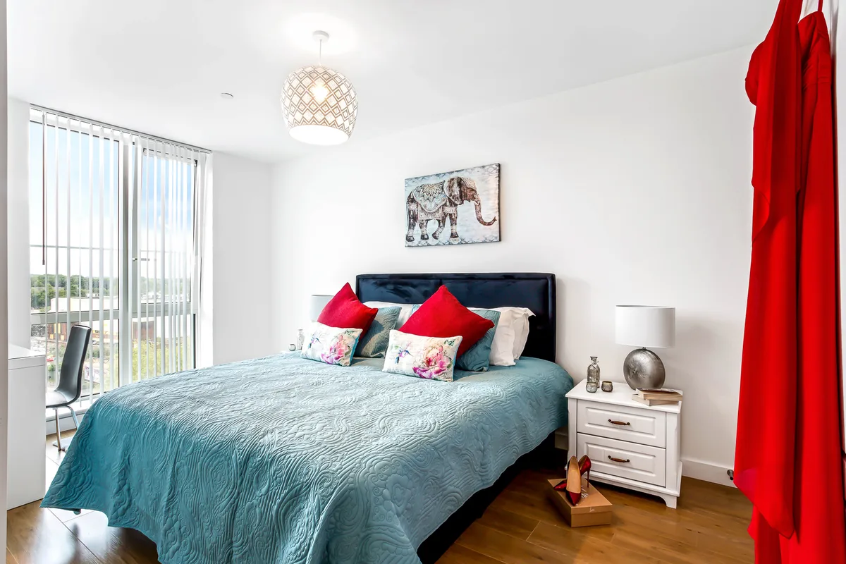 Ayoola Serviced Accommodation and Apartments, Bracknell Berkshire — 5