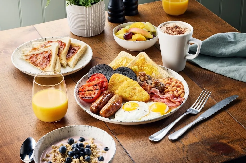 Premier Inn Farnborough Town Centre hotel — 3