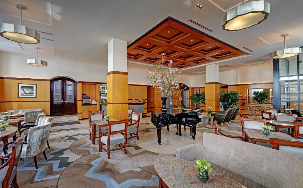 Hotel Giraffe by Library Hotel Collection — 4