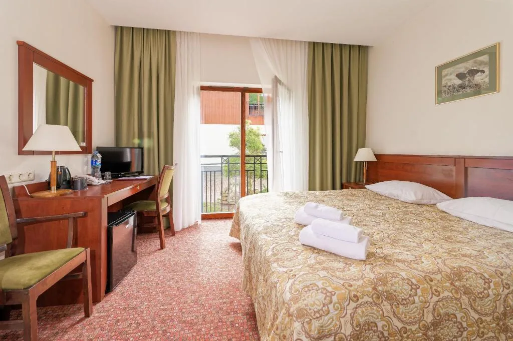 Regina Hotel — 2