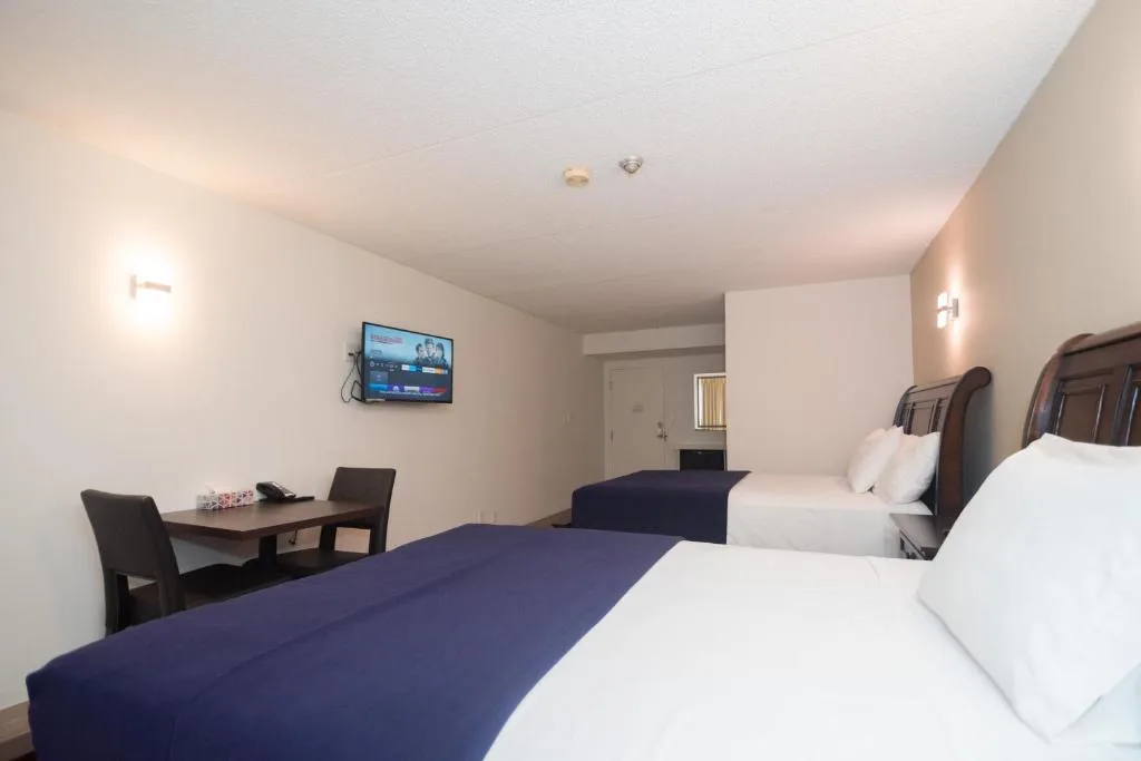 Diplomat Inn — 5