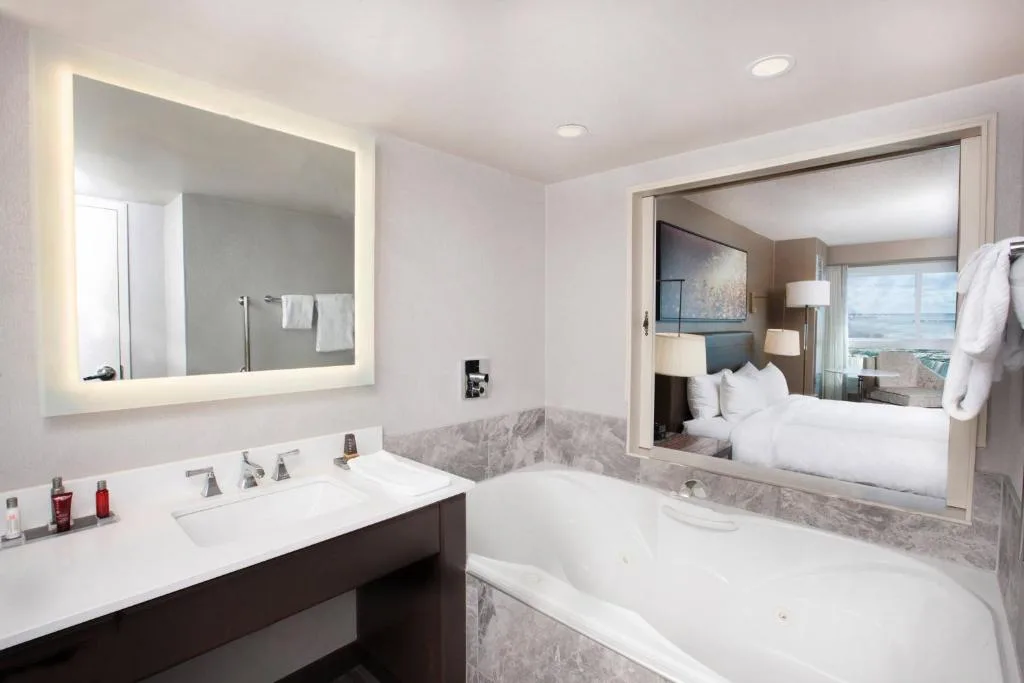 Niagara Falls Marriott Fallsview Hotel & Spa — 3