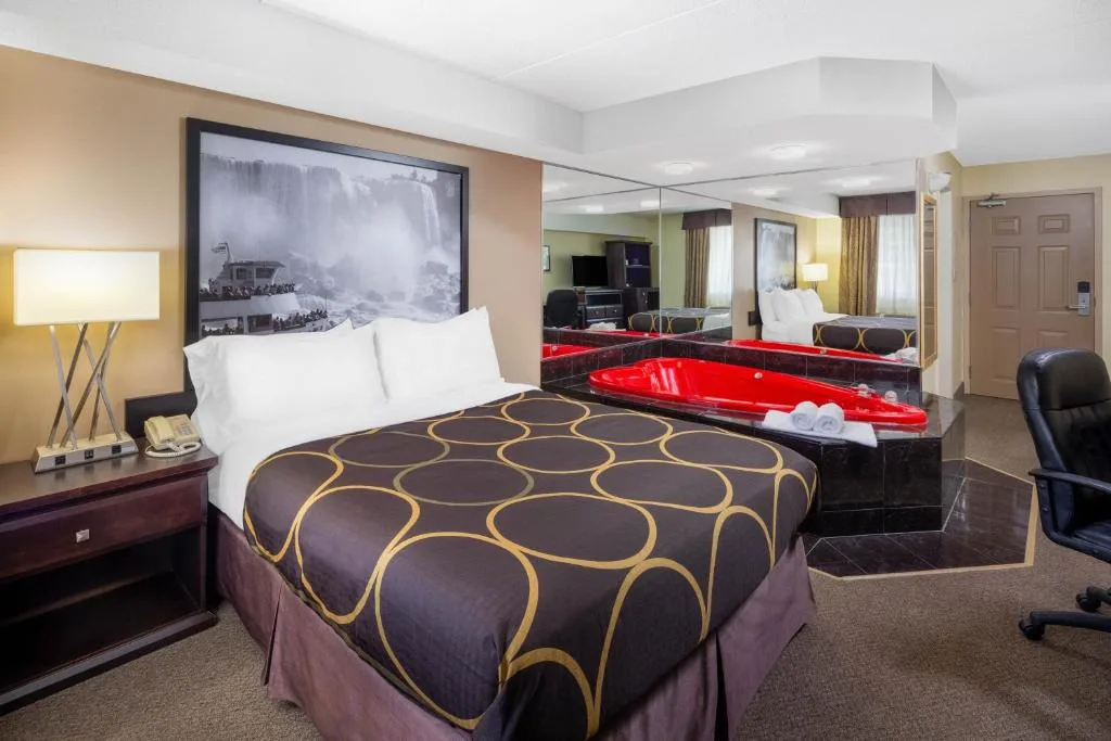 Super 8 by Wyndham Niagara Falls by the Falls — 2