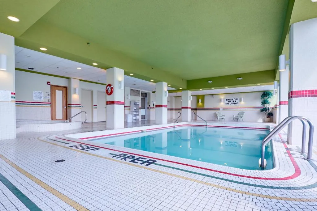 The Oakes Hotel Overlooking the Falls — 4