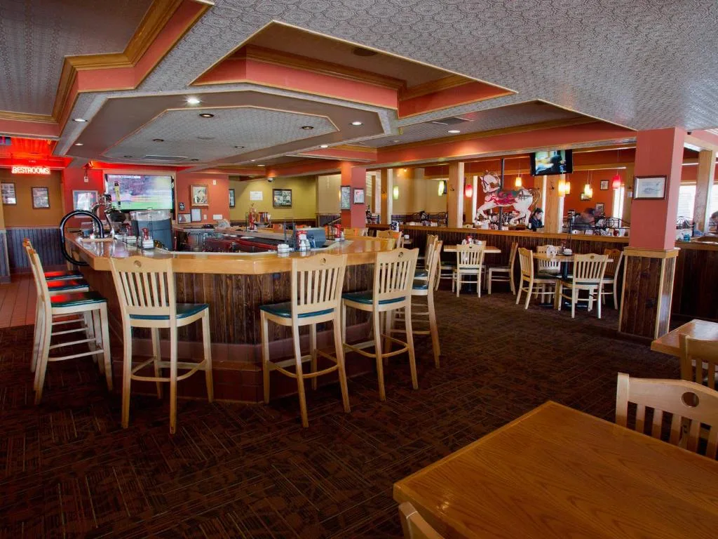 The Oakes Hotel Overlooking the Falls — 5