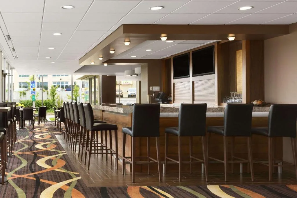 Travelodge by Wyndham Niagara Falls Fallsview — 4