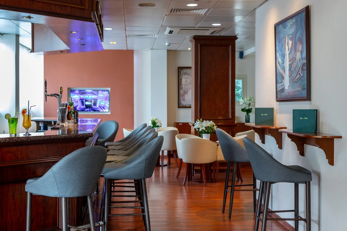 Kapetanios Hotel — 4