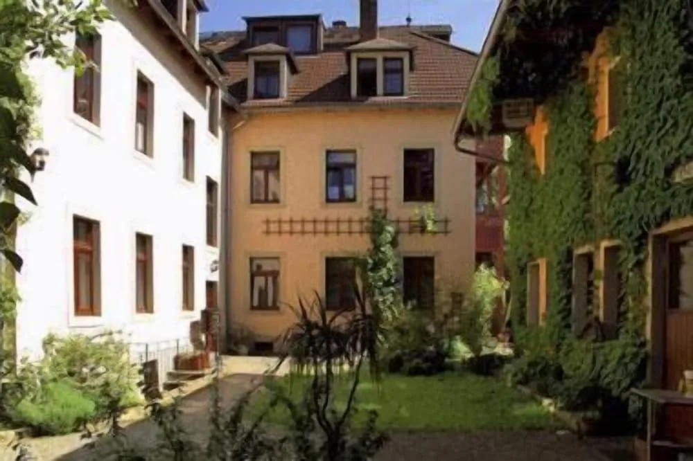 Pension an der Pillnitzer Schlossfähre