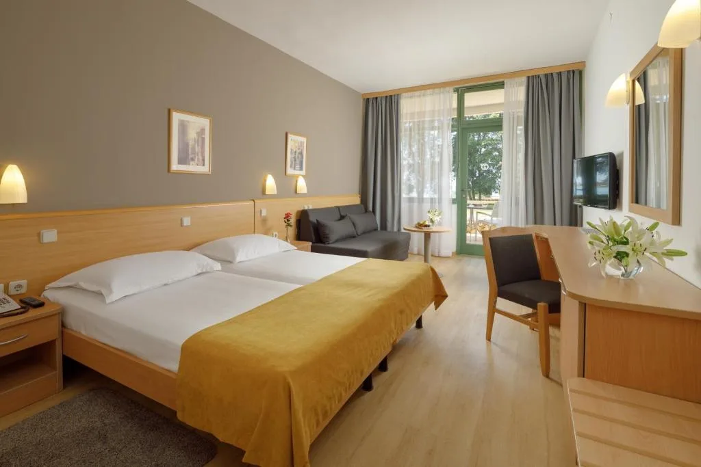 Hotel Aurora Plava Laguna — 2