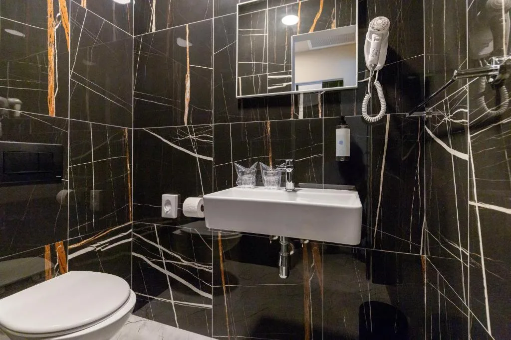 Hotel Emaus — 5