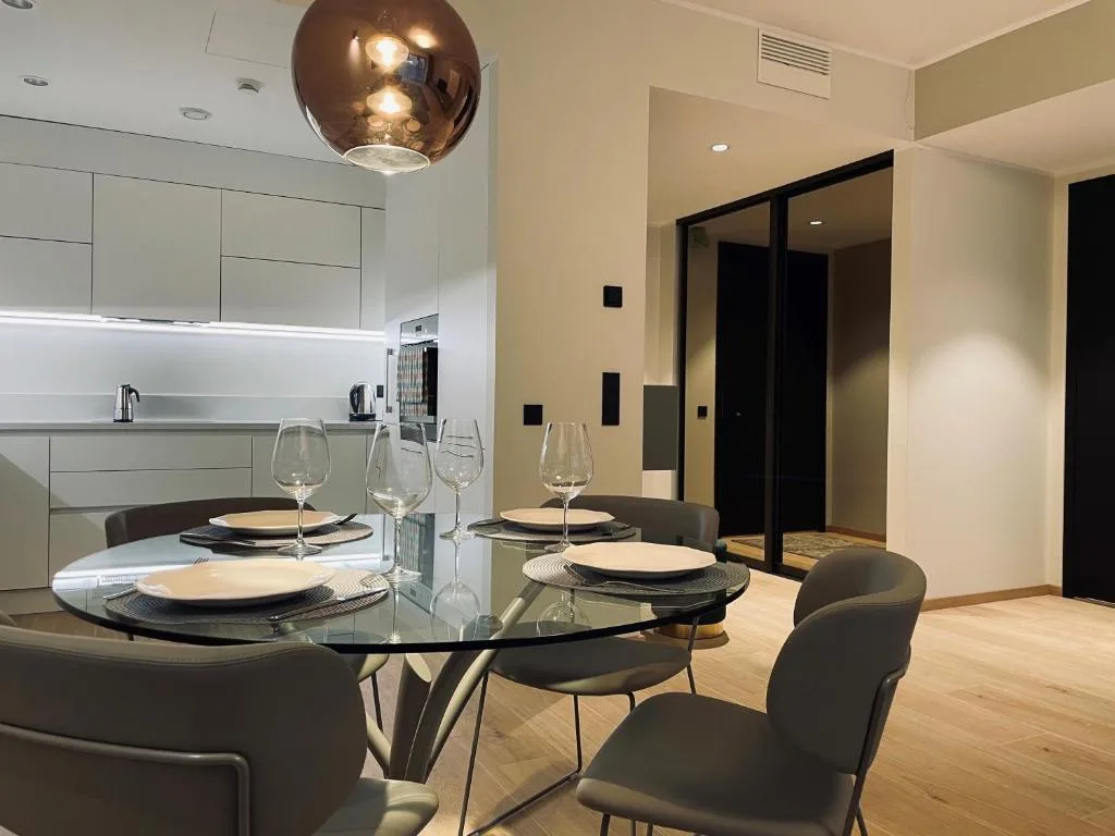 Dream Stay - Executive Apartment with Balcony — 4