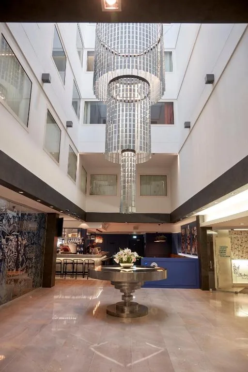 Metropol Hotel — 5