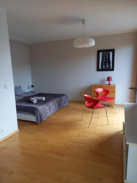 Studio Deluxe — 3