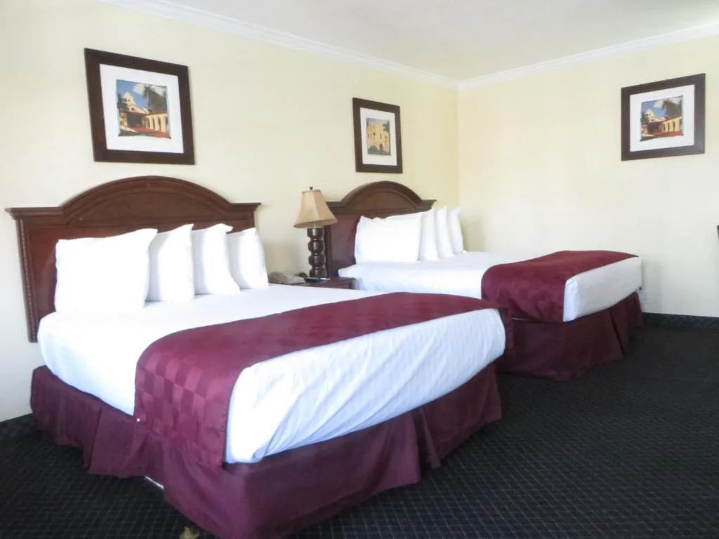 Best Inn & Suites — 2